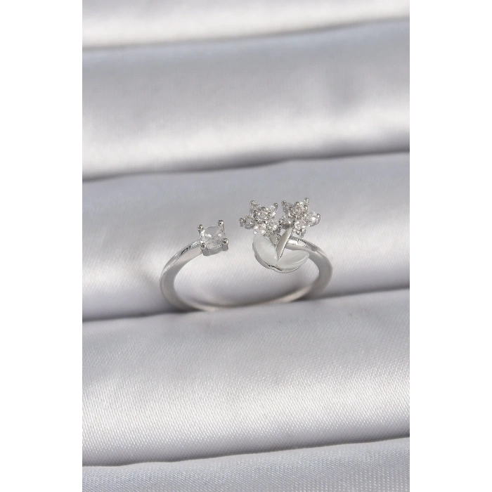 BFS Pirinç Gümüş Renk Ayarlanabilir Zirkon Taşlı Yıldız Model Kadın Yüzük