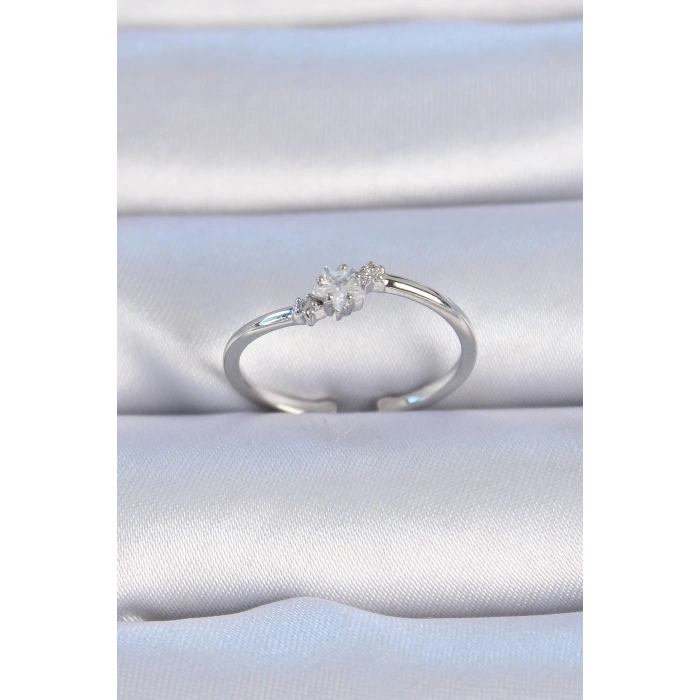 BFS Pirinç Gümüş Renk Çiçek Model Zirkon Taş Detay Kadın Yüzük