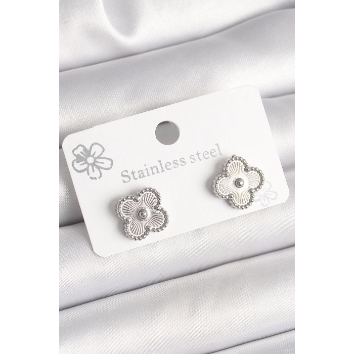 BFS Pirinç Gümüş Renk İşlemeli Yonca Model Kadın Küpe