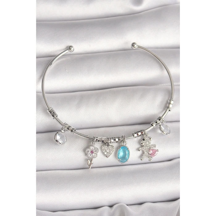 BFS Pirinç Gümüş Renk Sallantı Zirkon Taşlı Ayıcık Figür Çiçek Detay Charm Kadın Bileklik