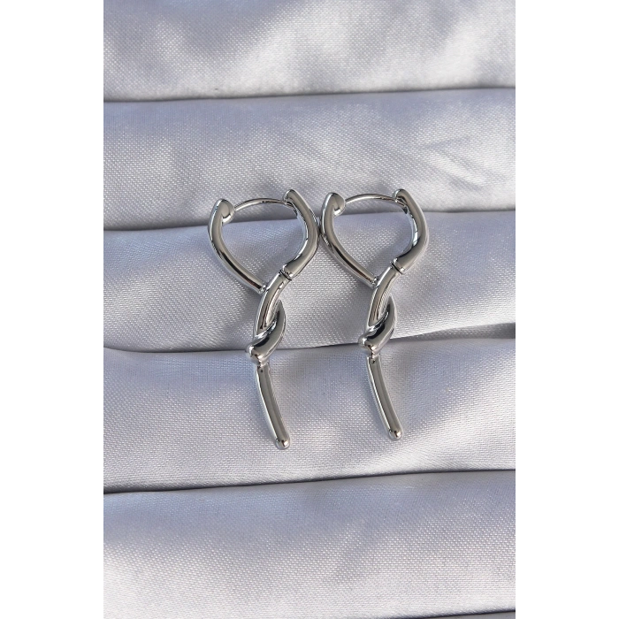 BFS Pirinç Gümüş Renk Sarmal Çubuk Tasarımlı Uzun Küpe