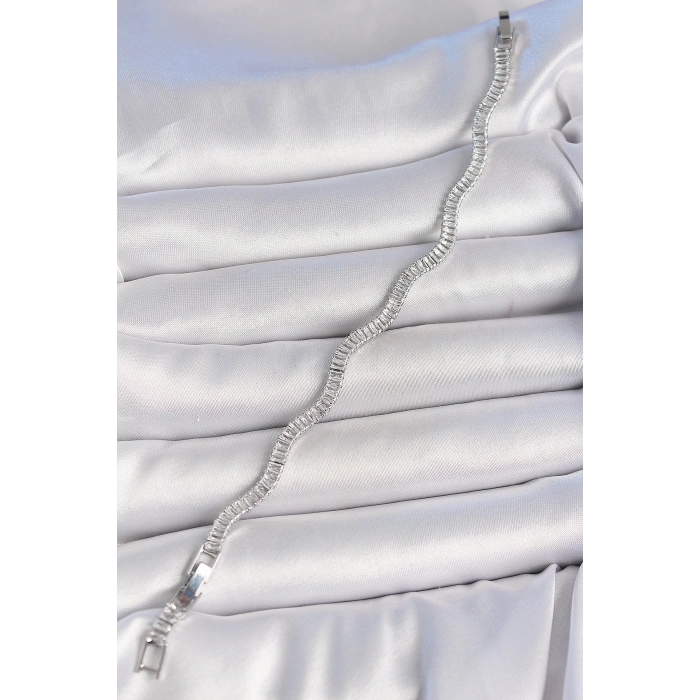 BFS Pirinç Gümüş Renk Su Yolu Zirkon Taşlı Model Kadın Bileklik