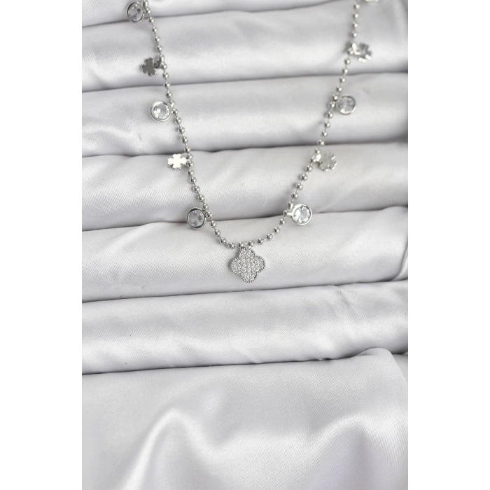 BFS Pirinç Gümüş Renk Yonca Model Kadın Kolye