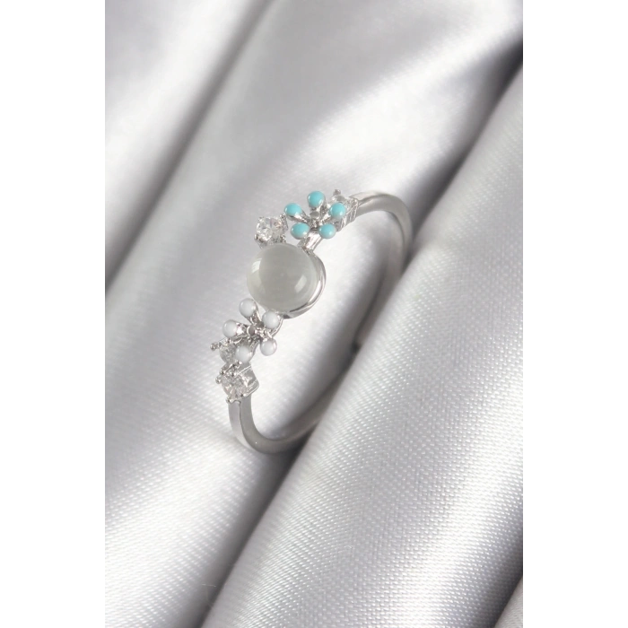 BFS Pirinç Gümüş Renk Zirkon Taş Detaylı Beyaz Sedefli Çiçek Model Kadın Yüzük