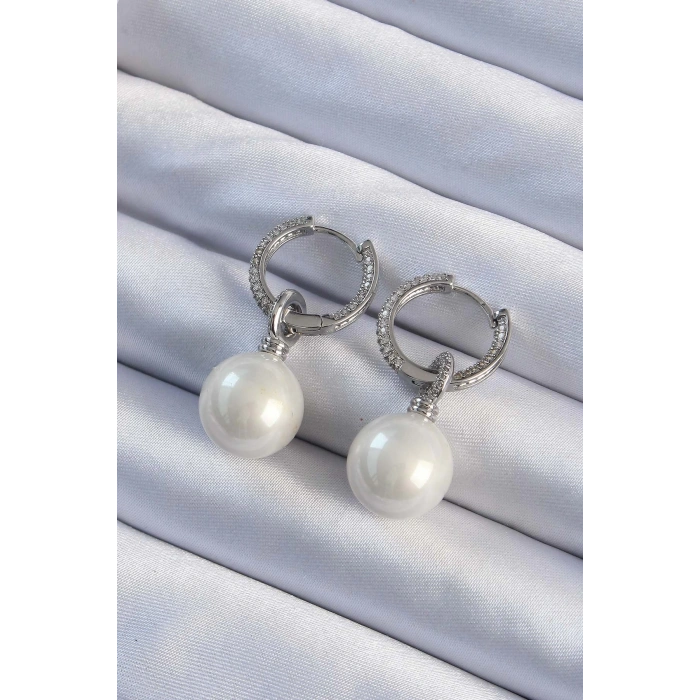 BFS Pirinç Gümüş Renk Zirkon Taş Kaplama İnci Tasarımlı Kadın Küpe