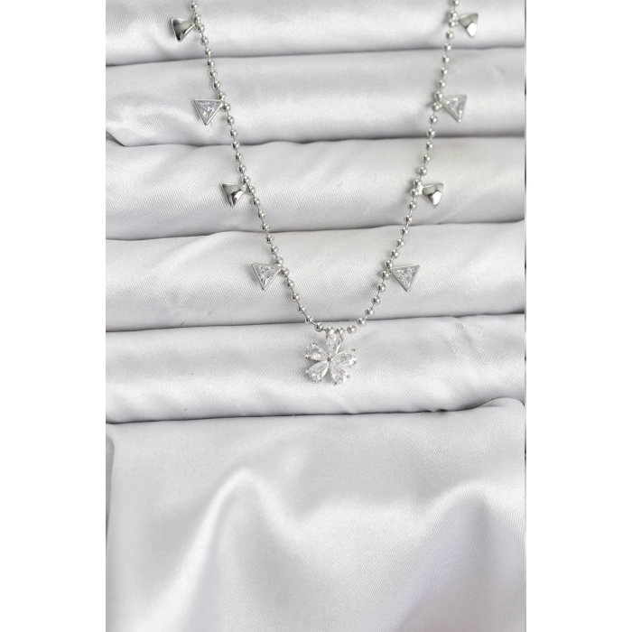 BFS Pirinç Gümüş Renk Zirkon Taşlı Çiçek Model Kadın Kolye