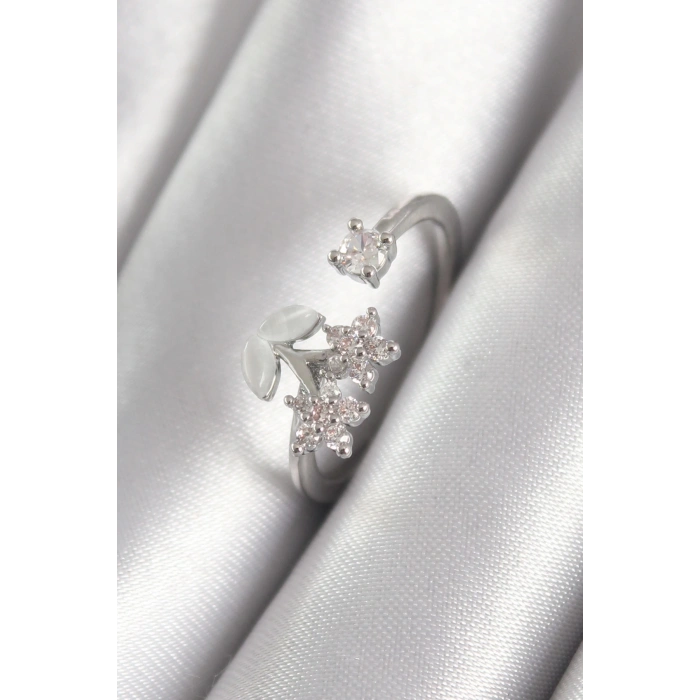 BFS Pirinç Gümüş Renk Zirkon Taşlı Çiçek Model Kadın Yüzük