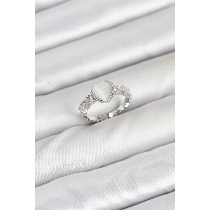 BFS Pirinç Gümüş Renk Zirkon Taşlı Kalpli Kadın Yüzük