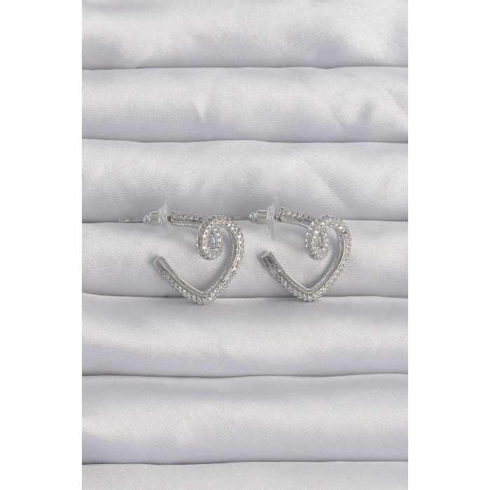 BFS Pirinç Gümüş Renk Zirkon Taşlı Kıvrımlı Yarım Kalp Küpe