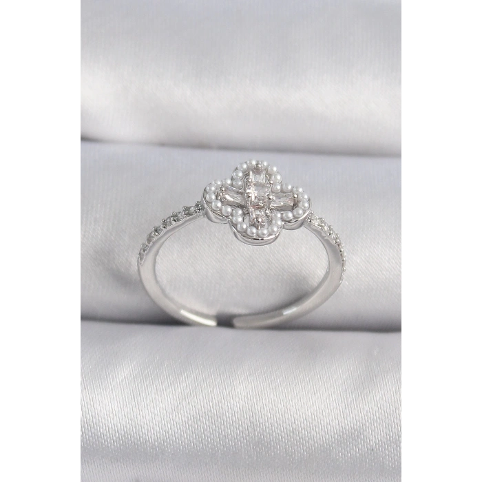 BFS Pirinç Gümüş Renk Zirkon Taşlı Yonca Model İnci Detay Kadın Yüzük