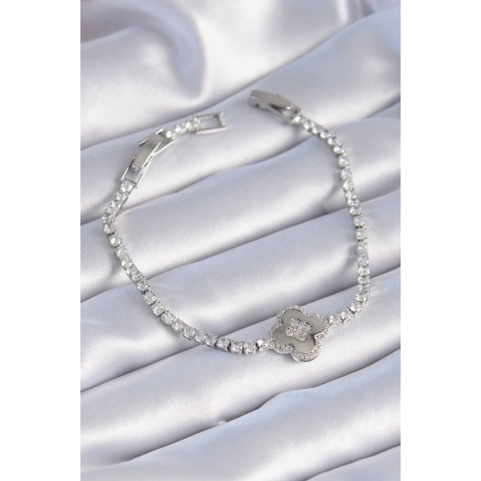 BFS Pirinç Gümüş Renk Zirkon Taşlı Yonca Model Kadın Bileklik