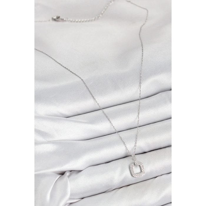 BFS Pirinç Zirkon Taşlı Kare Model Gümüş Renk Kadın Kolye