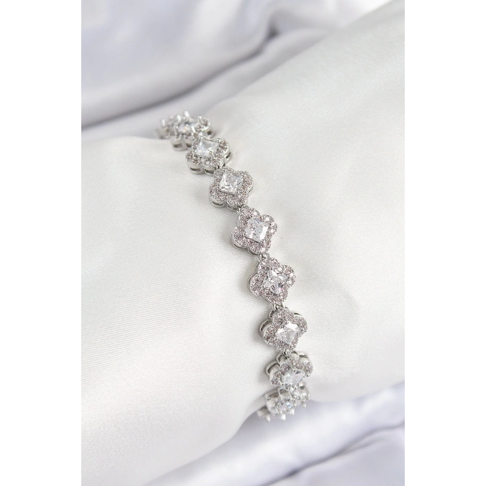 BFS Pirinç Zirkon Taşlı Yonca Baget Model Gümüş Renk VIP Seri Kadın Bileklik