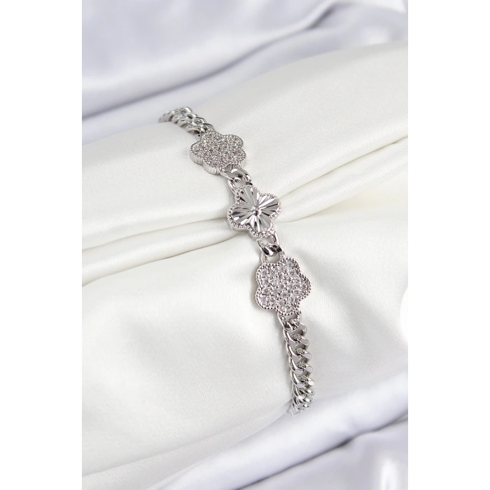 BFS Pirinç Zirkon Taşlı Yonca Model Gümüş Renk Kadın Bileklik