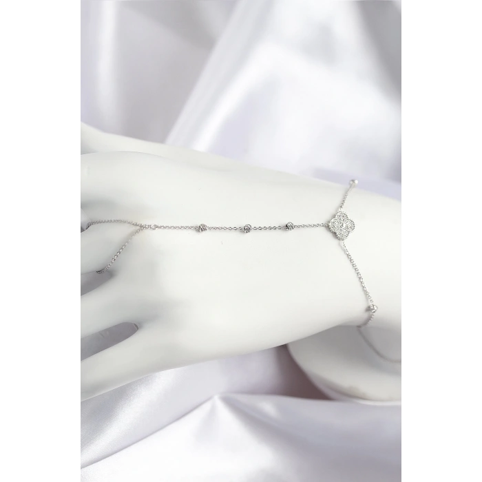 BFS Pirinç Zirkon Taşlı Yonca Model Gümüş Renk Şahmeran