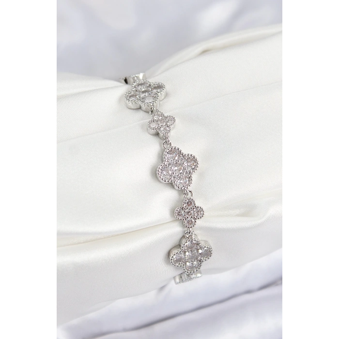 BFS Pirinç Zirkon Taşlı Yonca Model Gümüş Renk VIP Seri Kadın Bileklik