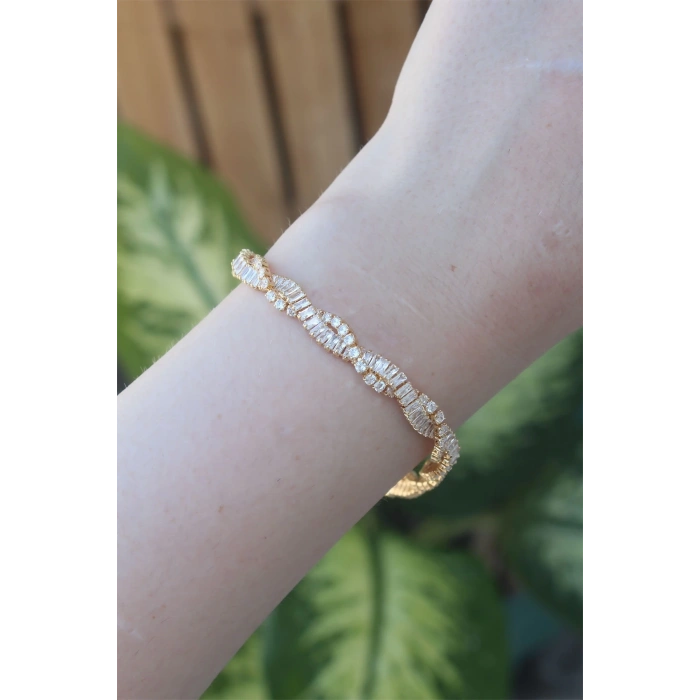 BFS Vip Seri Pirinç Zirkon Taşlı Gold Renk Sarmal Model Bileklik