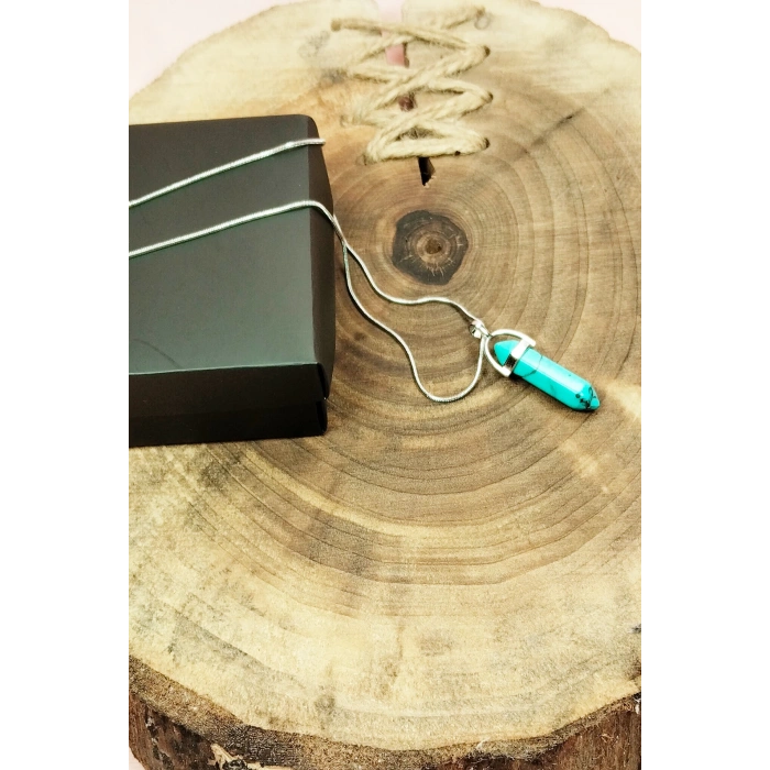Turkuaz Doğal Taşı Zincirli El Yapımı Tasarımlı Kolye Uç: 3,5 cm Zincir: 20 cm Kutulu