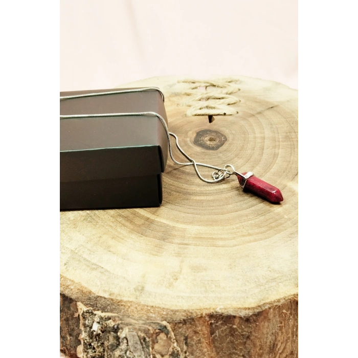 Yakut Doğal Taşı Zincirli El Yapımı Tasarımlı Kolye Uç: 3,5 cm Zincir: 20 cm Kutulu