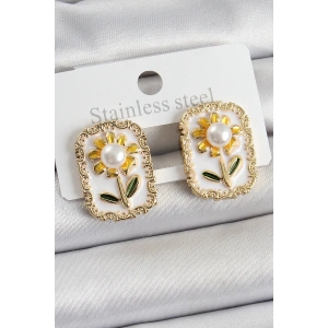 BFS Pirinç Beyaz Mineli Papatya Figürlü Sanatsal Portre Model Gold Renk Kadın Küpe