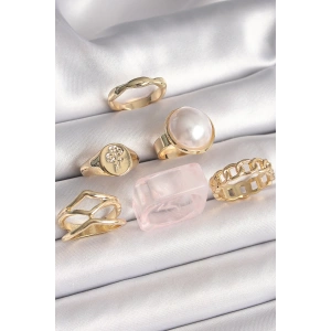 BFS Pirinç Gold Renk Beyaz İncili Zincir Yüzük Figür İşleme Detay 6Lı Kadın Yüzük Seti