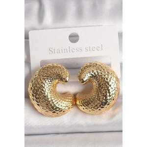 BFS Pirinç Gold Renk Yılan Sırtı İşlemeli Yarım Halka Model Kadın Küpe