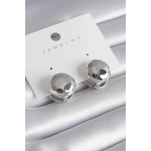 BFS Pirinç Gümüş Renk İşleme Detay Top Model Kadın Küpe