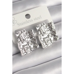 BFS Pirinç Gümüş Renk İşlemeli Kare Plaka Model Kadın Küpe