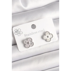 BFS Pirinç Gümüş Renk İşlemeli Yonca Model Kadın Küpe