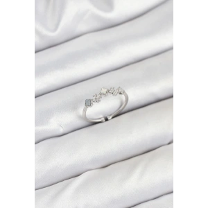 BFS Pirinç Gümüş Renk Minimal Yonca Detaylı Kadın Yüzük