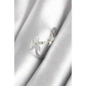 BFS Pirinç Gümüş Renk Zirkon Taşlı Çiçek Model Kalp Detay Kadın Yüzük