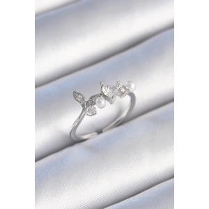 BFS Pirinç Gümüş Renk Zirkon Taşlı Kalp Yaprak Model İnci Detay Kadın Yüzük