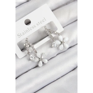 BFS Pirinç Zirkon Taşlı Papatya Model Gümüş Renk Kadın Küpe