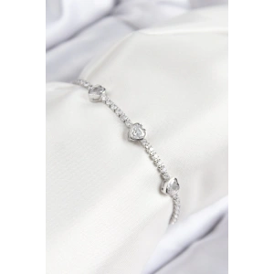 BFS Pirinç Zirkon Taşlı Sıralı Kalp Model Gümüş Renk Asansörlü Kadın Bileklik