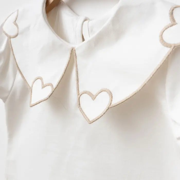 Kalp Yaka Detaylı Bluz & Pileli Şort Etek Kız Çocuk 2li Takım