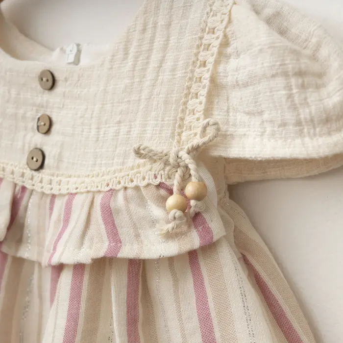 Sim Detaylı Düğmeli Kız Bebe Elbise
