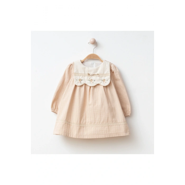 Nazlı Fisto Dantel İşlemeli Bebek Yaka Uzun Kollu Kız Bebek Elbisesi