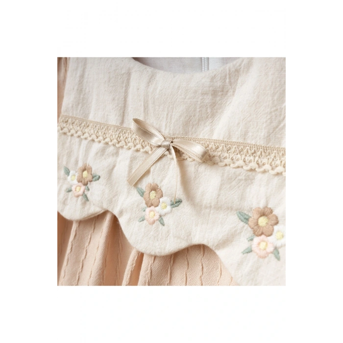 Nazlı Fisto Dantel İşlemeli Bebek Yaka Uzun Kollu Kız Bebek Elbisesi