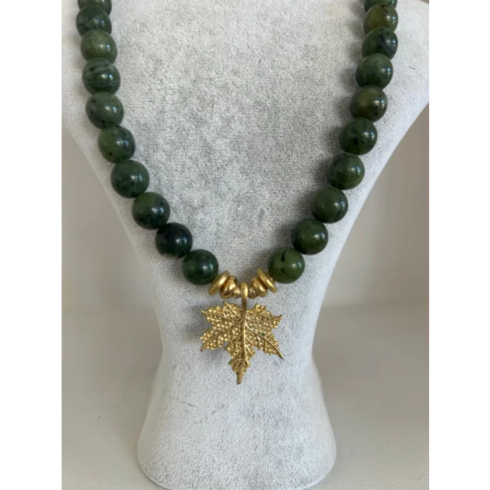 Yeşim Yaprak Uçlu Kolye