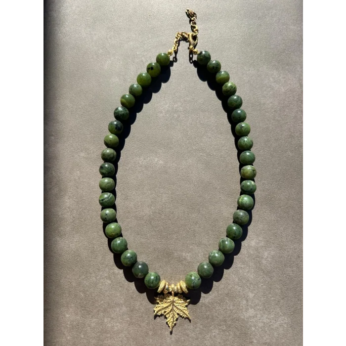 Yeşim Yaprak Uçlu Kolye