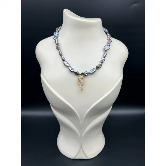 Siyah İnci Denizatı Uçlu Kolye