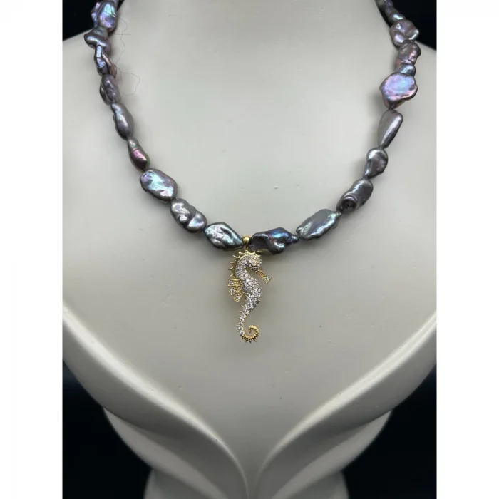 Siyah İnci Denizatı Uçlu Kolye