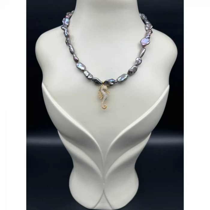 Siyah İnci Denizatı Uçlu Kolye