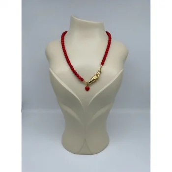 Mercan Tutuşan El Klipsli Kolye