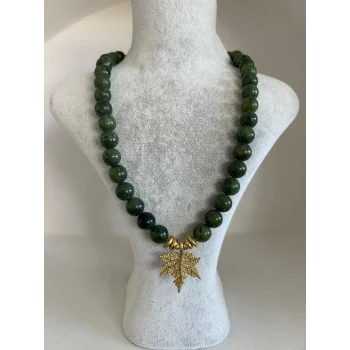 Yeşim Yaprak Uçlu Kolye