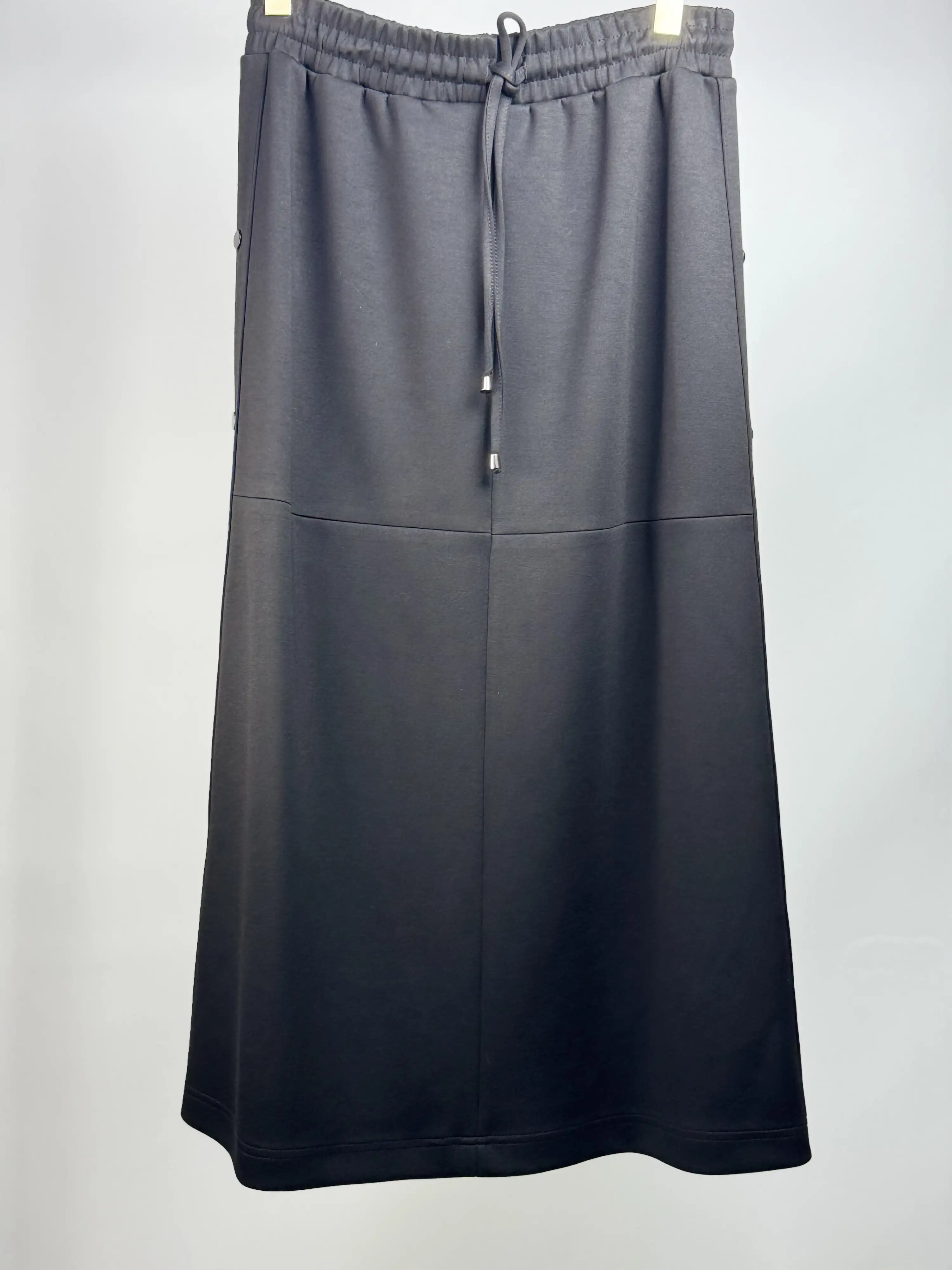 SENTEZ Siyah Renk Soft Yanı Çıtçıtlı Etek