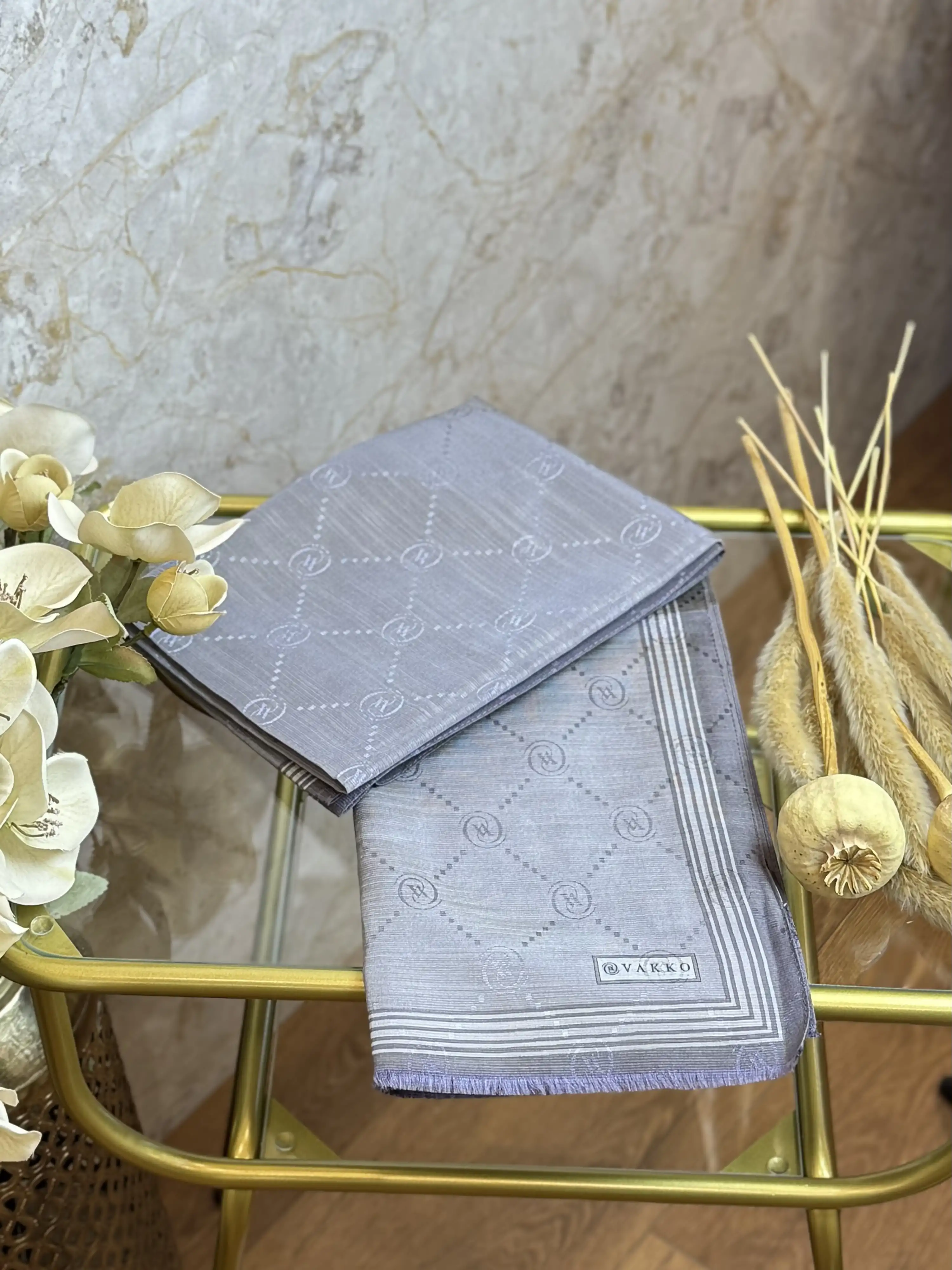 VAKKO Gri Renk Monogram Pamuk İpek Bordürlü Şal