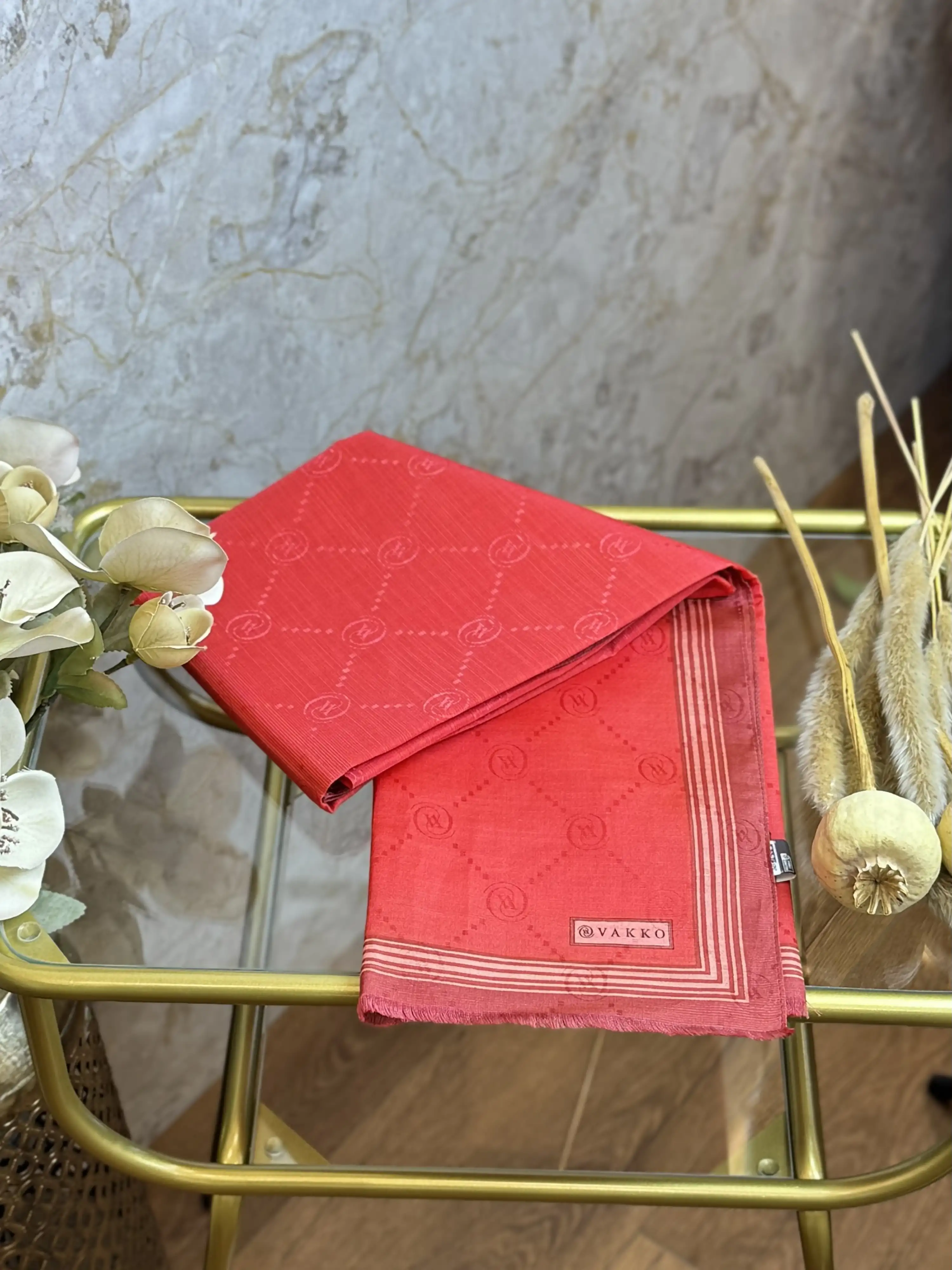 VAKKO Kırmızı Renk Monogram Pamuk İpek Bordürlü Şal