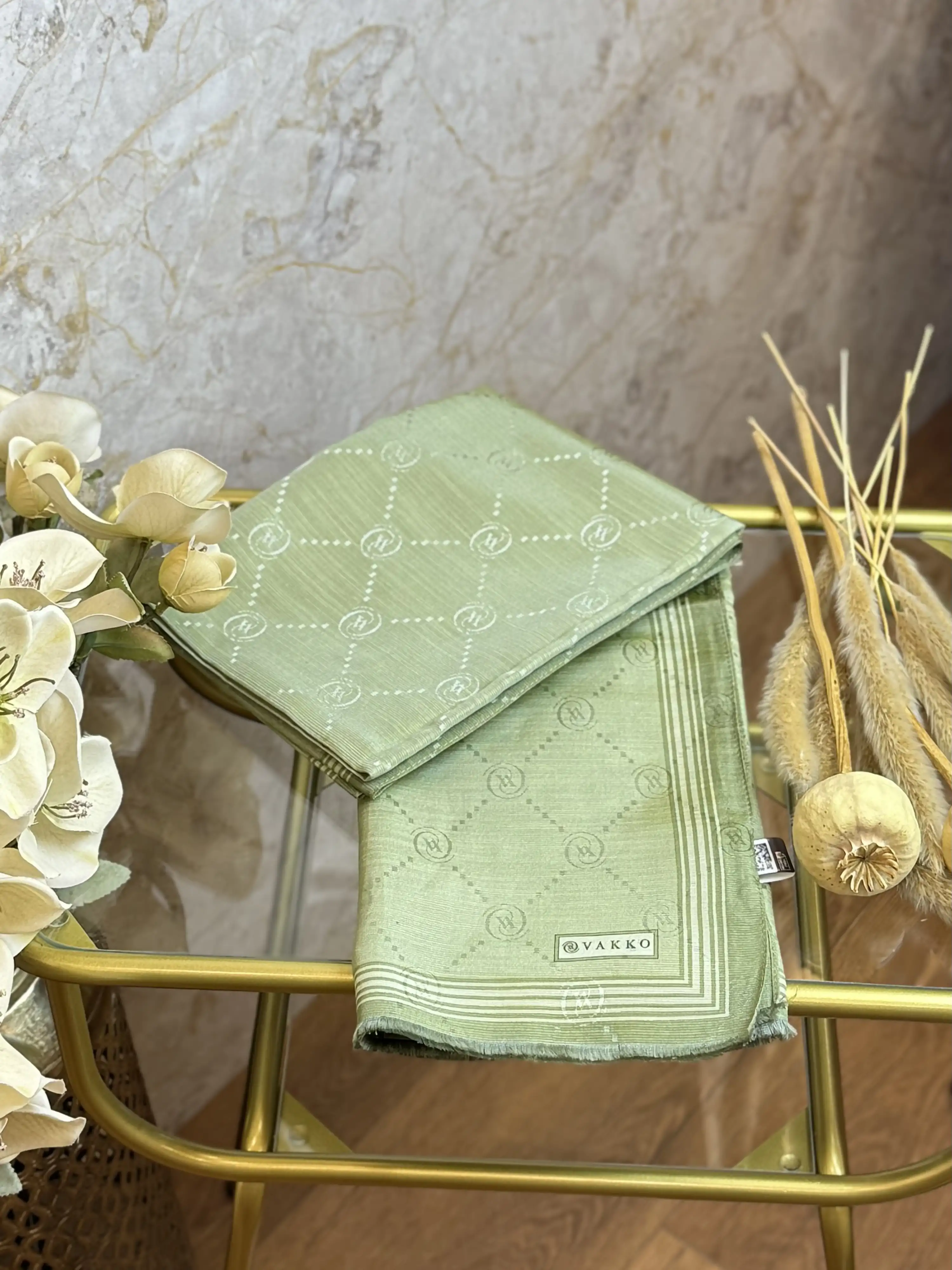 VAKKO Haki Renk Monogram Pamuk İpek Bordürlü Şal