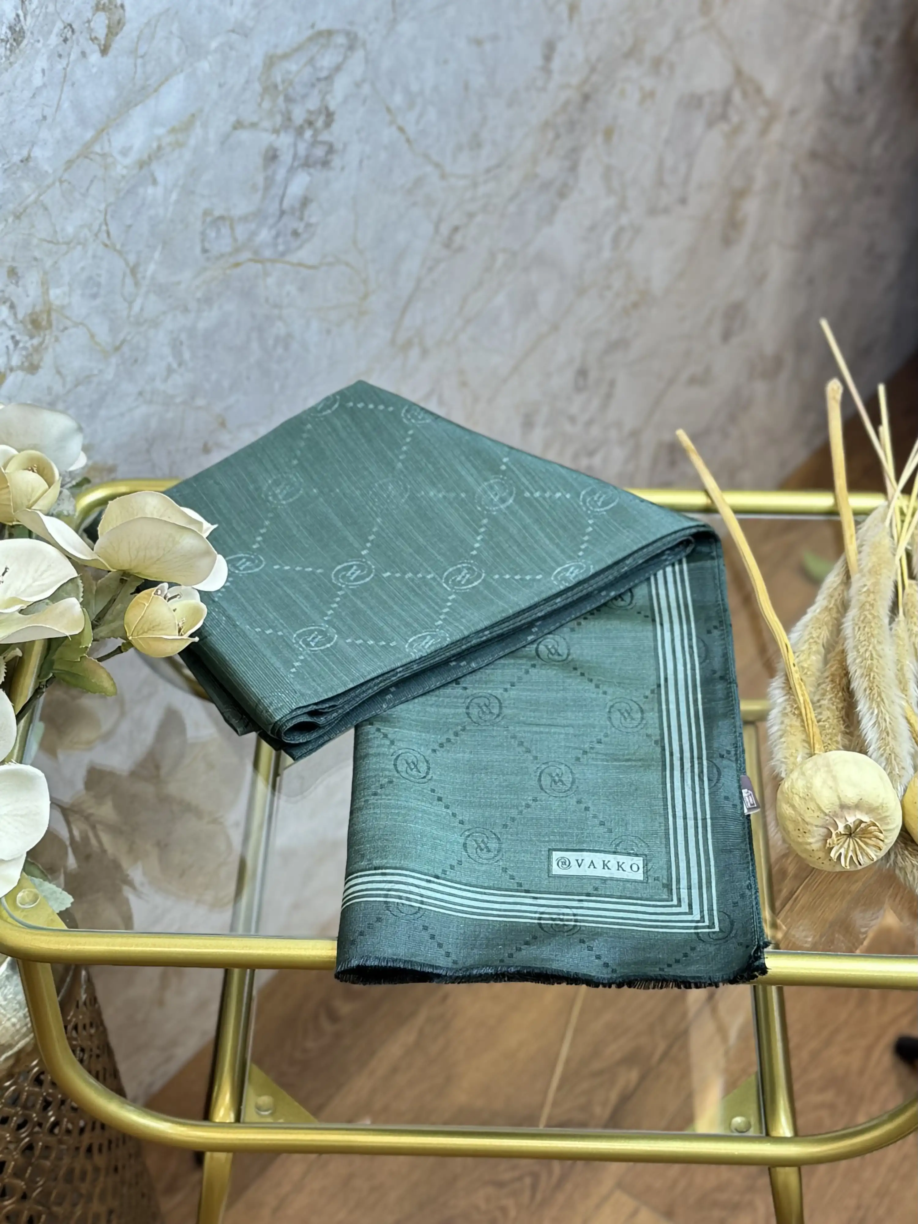 VAKKO Nefti Renk Monogram Pamuk İpek Bordürlü Şal